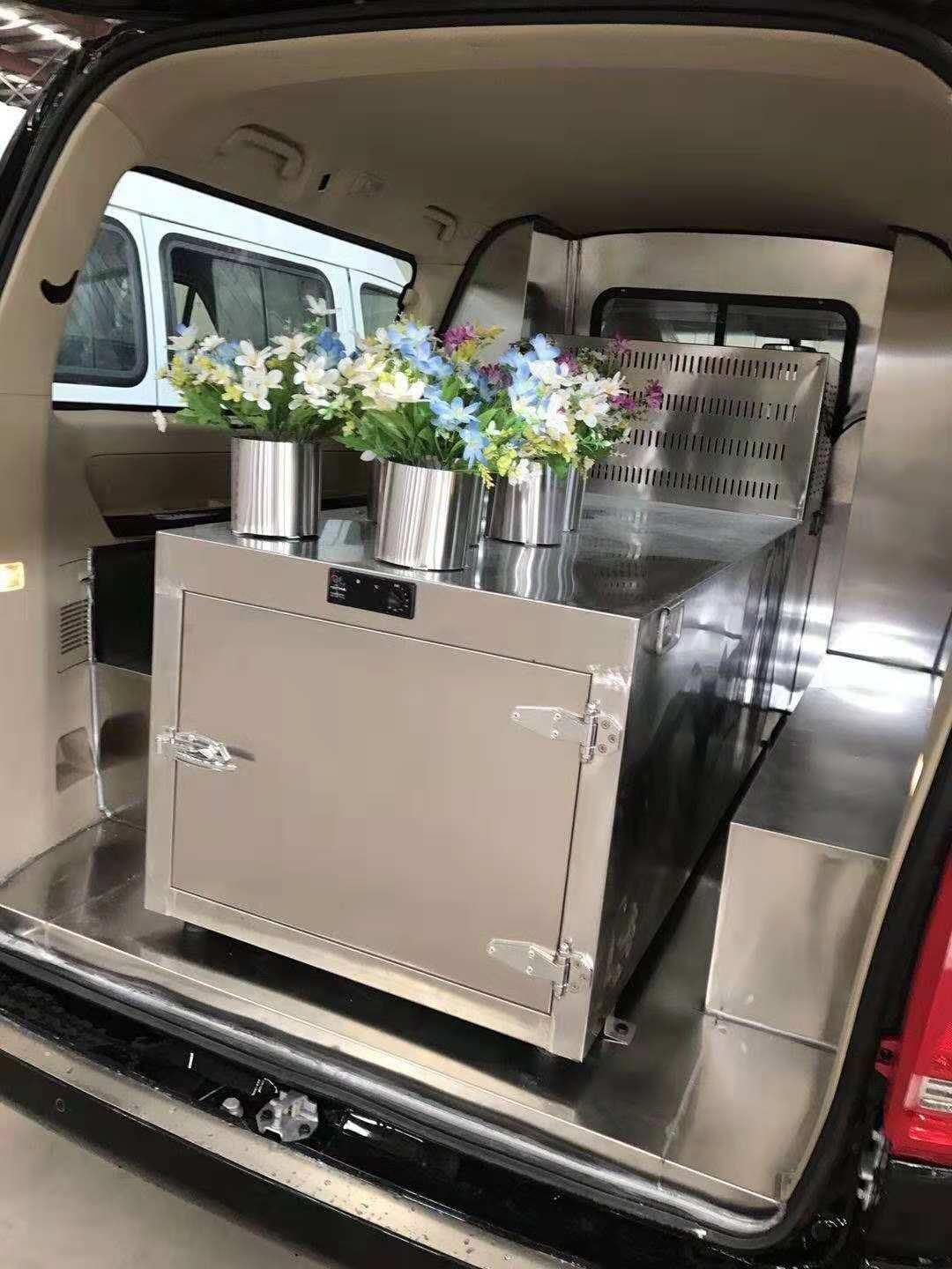 遗体运输车